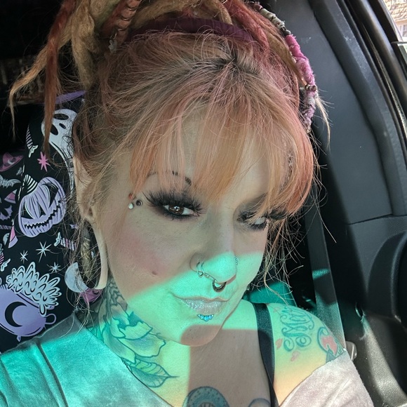 Meet your Posher, Samantha - Picture 1 of 1